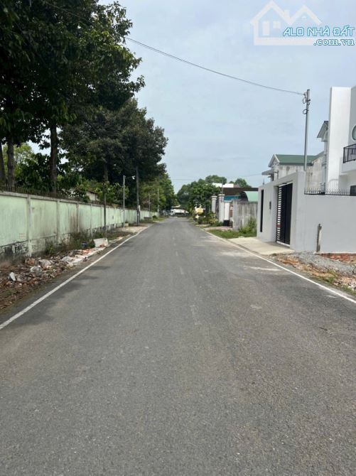 BÁN ĐẤT MT DX70, P.ĐỊNH HOÀ, TP.TDM, DT: 31x84, TC300M2, SHR, GIÁ 24,5 TỶ - 2