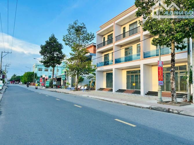 🏡 Cần chuyển nhượng lại nền đất mặt tiền đường Mậu Thân .  👍 Đất hướng Đông . Tặng căn n - 2