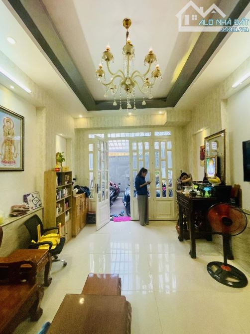 BÁN NHÀ - TÂN PHÚ - 80M2 - 4 TẦNG - GIÁ 8,9 TỶ - 2