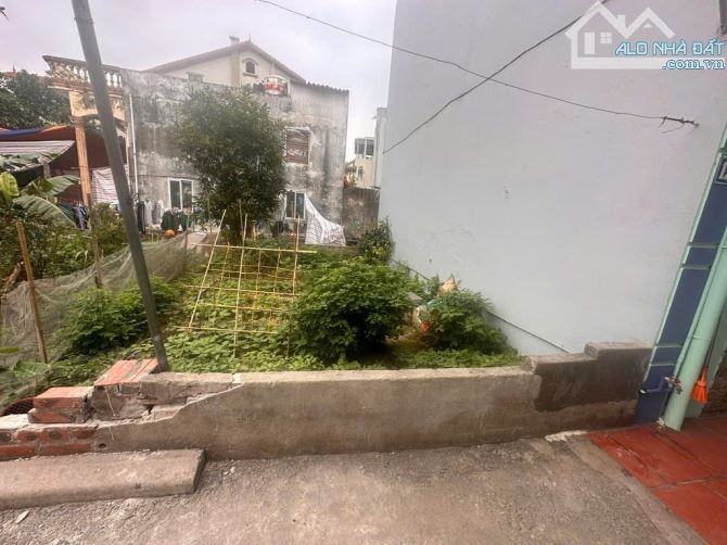 ĐẤT YÊN VIÊN - HIẾM - ĐẤT CHIA LÔ - GẦN Ô TÔ TRÁNH 20M - SĐCC - KO QUY HOẠCH - 2