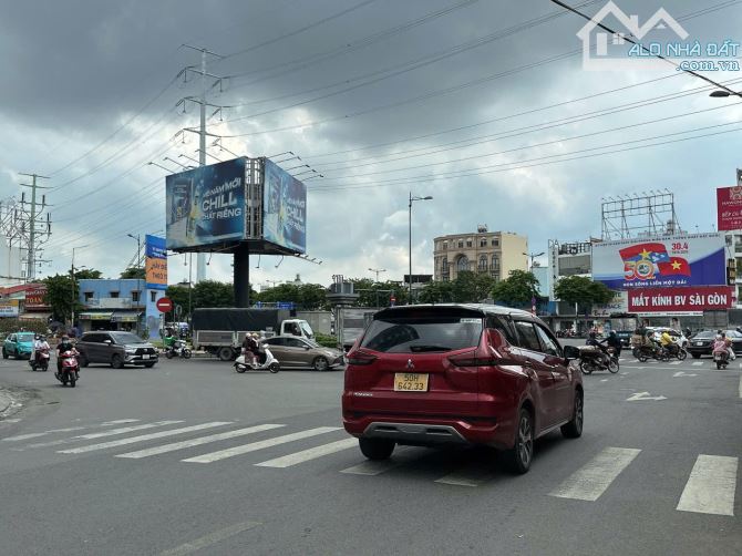 Bán nhà phố HXT Nguyên Hồng 75m2 ngang 4m tiện KD buôn bán sát Phạm Văn Đồng chỉ 8.8 tỷ. - 2