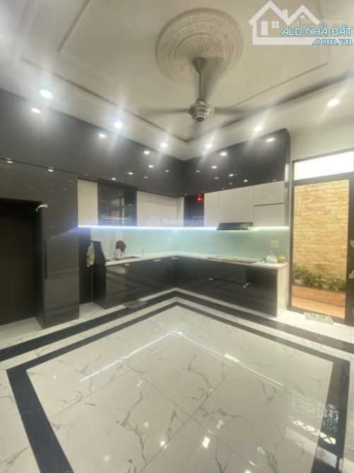 🏡 Bán nhà Cao Thắng, Q.10, hẻm 2 mặt thông, 9.x tỷ! - 2