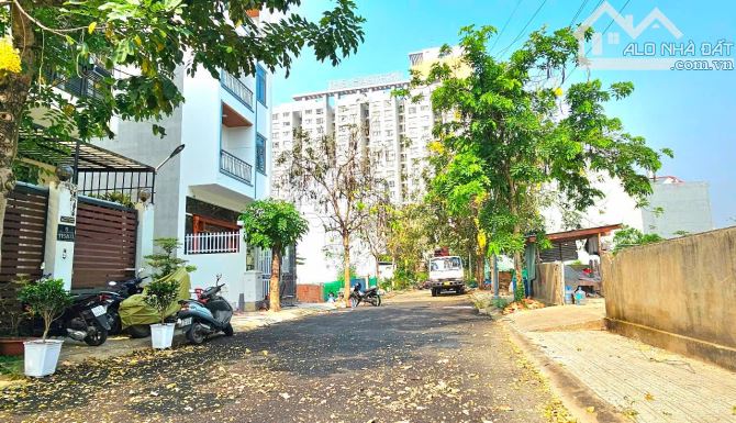 - Bán lô đất đường Bưng Ông Thoàn, P.Phú Hữu, Quận 9 - 2