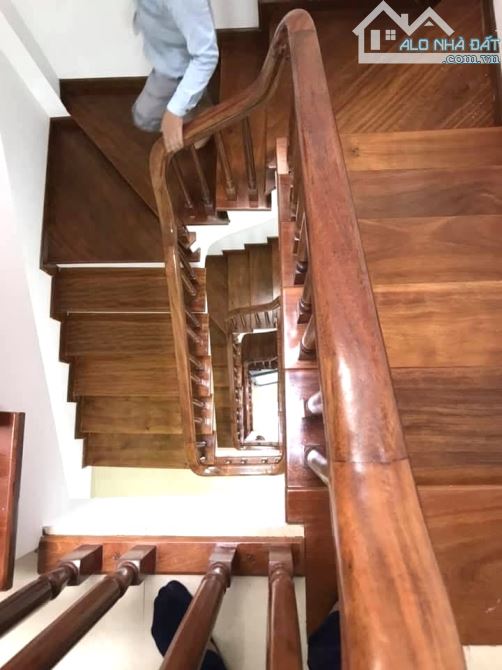 HOT ĐẶNG VĂN NGỮ - 3 GÁC CHẠY VÈO VÈO- Ô TÔ CÁCH 15M - GẦN HỒ - 5 TẦNG 42M2 HƠN 8 TỶ - 2