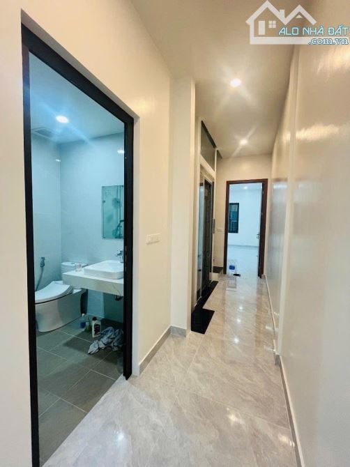 Bán nhà Nguyễn Trãi thoáng trước sau, kinh doanh, dt 70m2, 6t, mt 4m. - 3