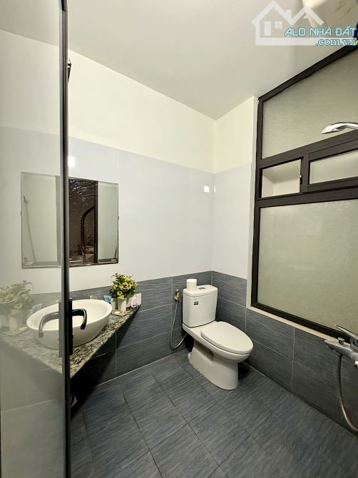 SIÊU PHẨM TT HÀ ĐÔNG-5 TẦNG-MT 4.3M -CÁCH 30M RA ĐƯỜNG OTO TRÁNH-AN NINH TỐT-💰 CHỈ HƠN 6 - 3