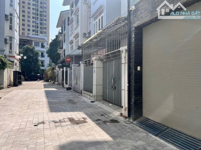 Bán nhà Phố Văn Quán - 80m2 - 18 tỷ - phân lô,vỉa hè,oto tránh - kinh doanh đỉnh - 3