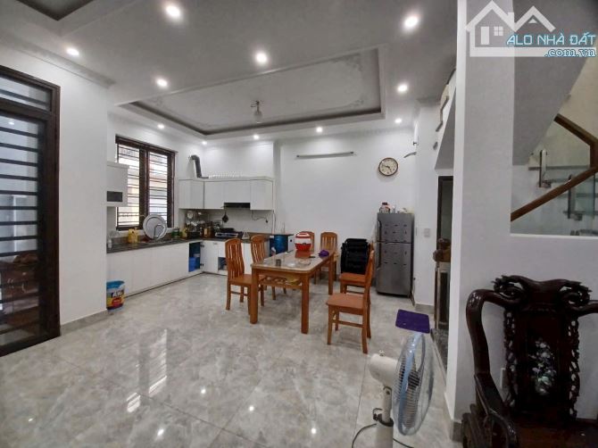 Bán nhà Độc lập 64m2x3T sân cổng riêng, ngõ ô tô tại Đằng Hải, giá hot - 3
