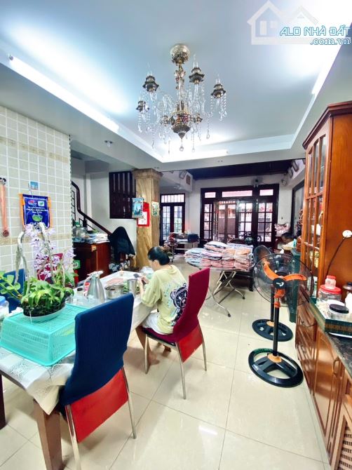 BÁN NHÀ 5 TẦNG HẺM RỘNG - SÁT MT - BÙI THẾ MỸ - TÂN BÌNH - 64M2 - NGANG 6M - NHỈNH 7 TỶ - 3
