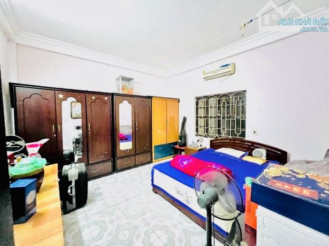 BÁN NHÀ HAI BÀ TRƯNG - Ô TÔ TRÁNH - DIỆN TÍCH 75M x 3 TẦNG - MẶT TIỀN 5.2M. GIÁ 20.85 TỶ - 3
