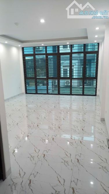 Nhà đẹp mới cong ở ngay Kim Giang Hoàng Mai Sổ 53m 6 tầng MT4m5 Giá 13 tỷ Ngõ 2 ô tô tránh - 3