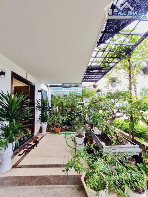 [Ô tô tránh] Bán Biệt thự Dịch Vọng,320m2X5T, MT20m Giá 90 tỷ, KD sầm Uất,vỉa hè - 3