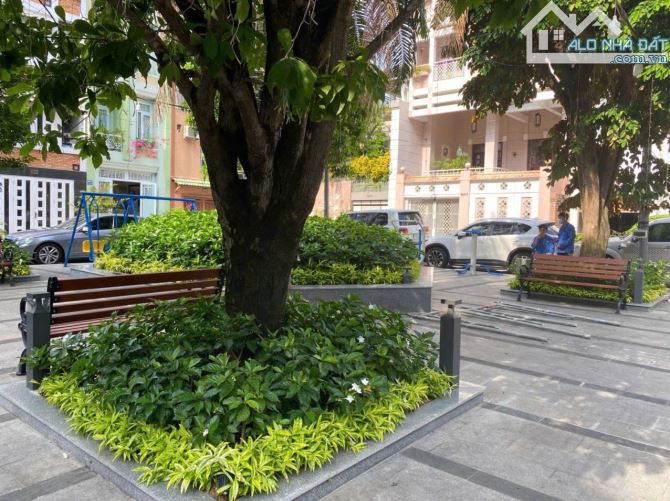 Biệt thự khu COMPOUND Nguyễn Trọng Tuyển Quận Phú Nhuận ,DT:8x25m kc 2 tầng - 3