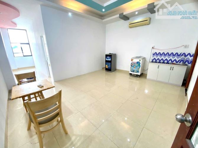 BÙI HỮU NGHĨA - HẺM XE TẢI 7 TẦNG THANG MÁY - 10 PN DÒNG TIỀN 70TR/THÁNG - GIÁ 19.7T - 3