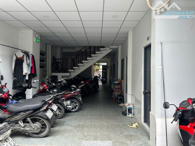 Bán CHDV 290m2 Quốc Lộ 13 Có 32 Phòng Doanh Thu 150 Triệu/tháng Gía 30 Tỷ 900 - 4