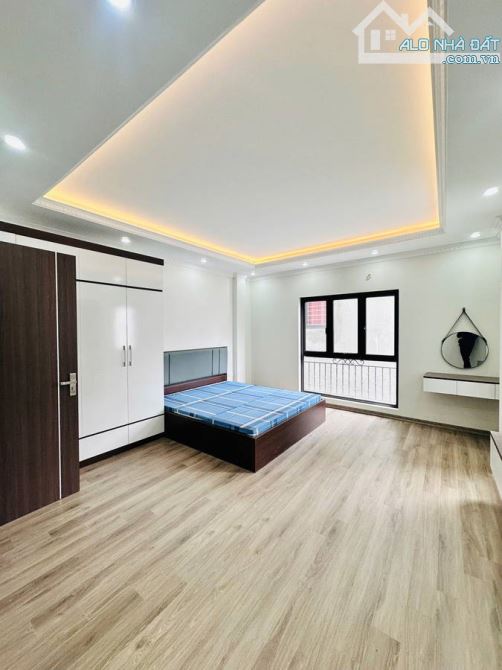 40M RA Ô TÔ TRÁNH , BA GÁC ĐỖ CỬA , SÁT BÃI GỬI Ô TÔ , NGÕ THOÁNG RỘNG , KHƯƠNG HẠ . - 4