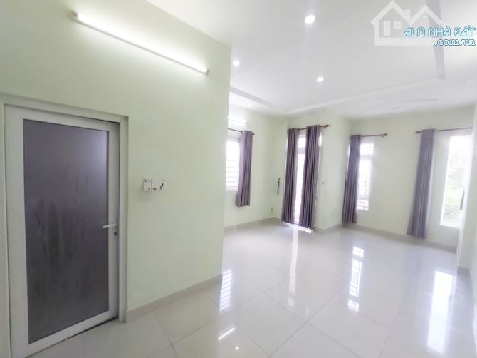 🔥CỰC PHẨM LÊ VĂN VIỆT – XE HƠI NGỦ TRONG NHÀ – GIÁ CHỈ 7 TỶ! - 4