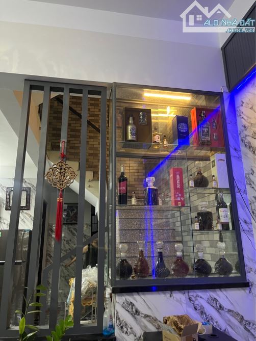 🆘NHÀ LÝ NAM ĐẾ ĐẸP, CÓ BỂ BƠI VIEW CỰC XINH - 3 TẦNG. GÍA 3 TỶ ××× 🆘   ♡♡♡ Lý Nam Đế 109 - 4