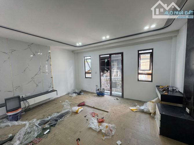 Bán nhà Phú Đồng phân lô 918, đường thông ô tô tránh, KD, thang máy, 45m2, 6t, mt 5m, 13.2 - 4