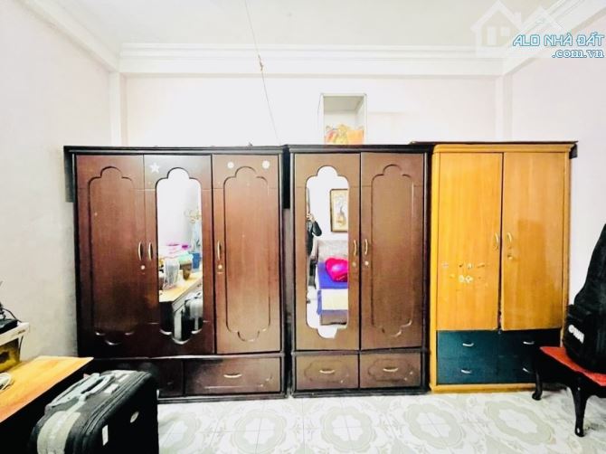 BÁN NHÀ HAI BÀ TRƯNG - Ô TÔ TRÁNH - DIỆN TÍCH 75M x 3 TẦNG - MẶT TIỀN 5.2M. GIÁ 20.85 TỶ - 4