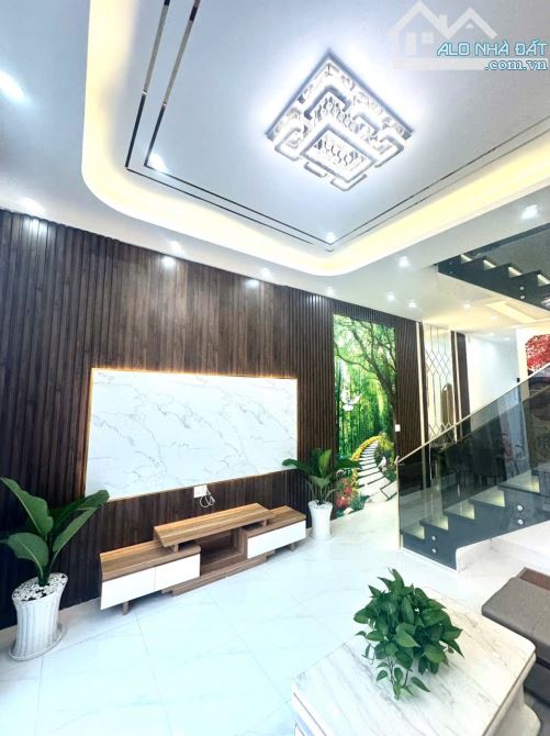 ✅ Bán nhà 1 trệt 1 lầu mặt tiền hẽm 20 , cách Nguyễn Văn Tiếp chỉ 100m thuộc Phường 5 - 4