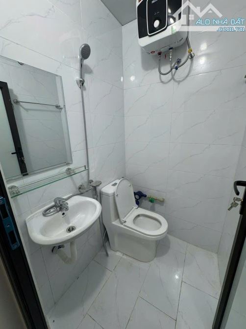 BÁN GẤP CCMN TẠI TRUNG TÂM MỸ ĐÌNH ,DT 34M 7 TẦNG ,THANG MÁY ,10P KHÉP KÍN ,GIÁ 6 TY X CTL - 5