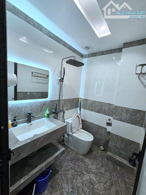 HÀ TRÌ HÀ ĐÔNG-5 TẦNG- AN NINH TÔT-TẶNG NỘI THẤT-OTO ĐỖ CÔNG-GẦN PHỐ - 5
