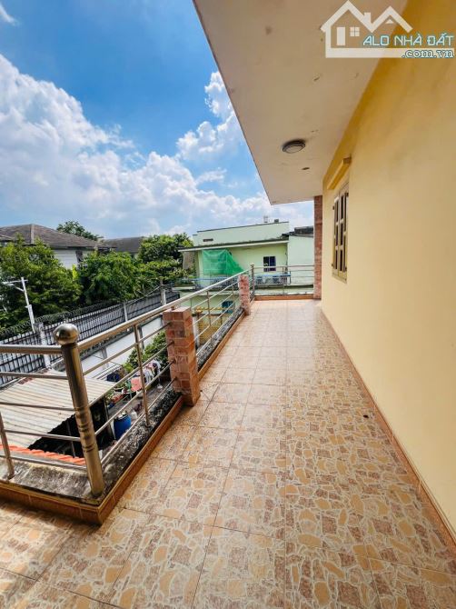 Bán nhà đường số 1 căn góc Quốc lộ 13 P HB. Phước gần chợ nông sản Thủ Đức (283m2) 11 tỷ - 5