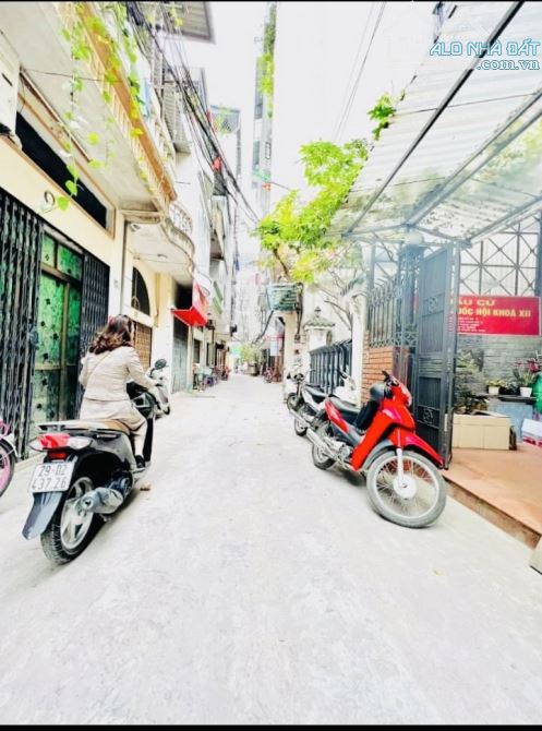 BÁN NHÀ HAI BÀ TRƯNG - Ô TÔ TRÁNH - DIỆN TÍCH 75M x 3 TẦNG - MẶT TIỀN 5.2M. GIÁ 20.85 TỶ - 5