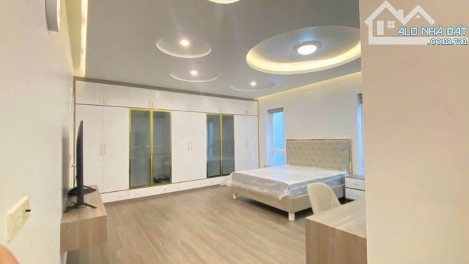 Bán biệt thự xây mới phố Cầu Đất, Ngô Quyền DT: 320m MT: 12.5m Giá: 28 tỷ 500 triệu - 6