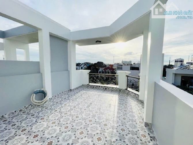 Bán Nhà MT, Căn Góc-Xe Hơi Ngủ Nhà-60m2-Ngang 4,1m-4 tầng-Ngay TT Phường 5-Quận 8-Nhỉnh 8 - 8