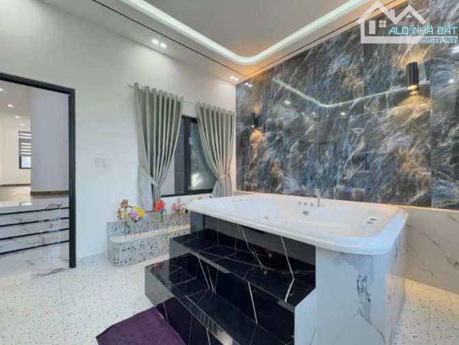 SIÊU PHẨM 3 TẦNG SÁT BIỂN - THIẾT KẾ HIỆN ĐẠI - FULL NỘI THẬT XỊN - TT HÒA MINH, ĐÀ NẴNG - 8
