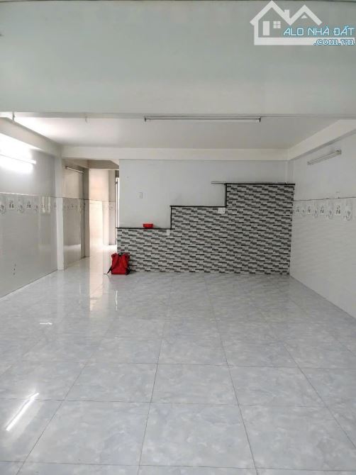 Nhà bán: đường Hương Lộ 2. Q Bình Tân. DTSD 95m2. 3 tầng. Giá bán 7.1 tỷ - 9
