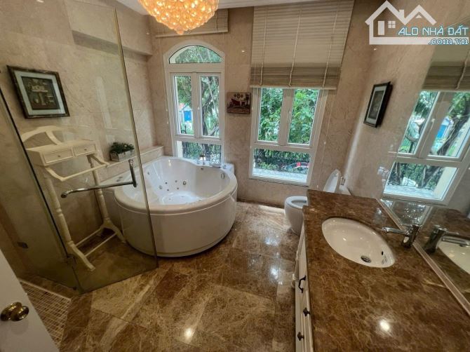 Cho thuê Biệt thự cao cấp Lam Thiên Lục Địa, 5PN, ngay Phú mỹ hưng, Quận 7 - 9