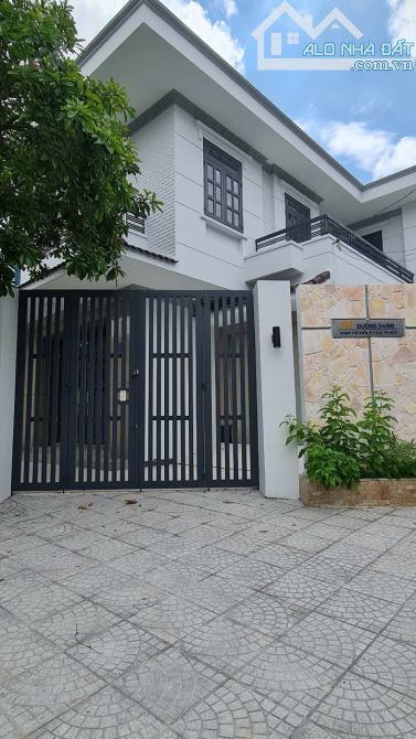 Bán Biệt Thự Gốc 2MT Đường Nội Bộ Lê Bôi- 199m- 11.5m x 18m - 1 Trệt 1 Lầu =3PN-4WC -F7 Q8