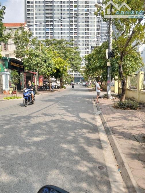 Thửa đất vàng còn sót lại 60m Trâu Quỳ - Gia Lâm, ngõ nông, ô tô tránh