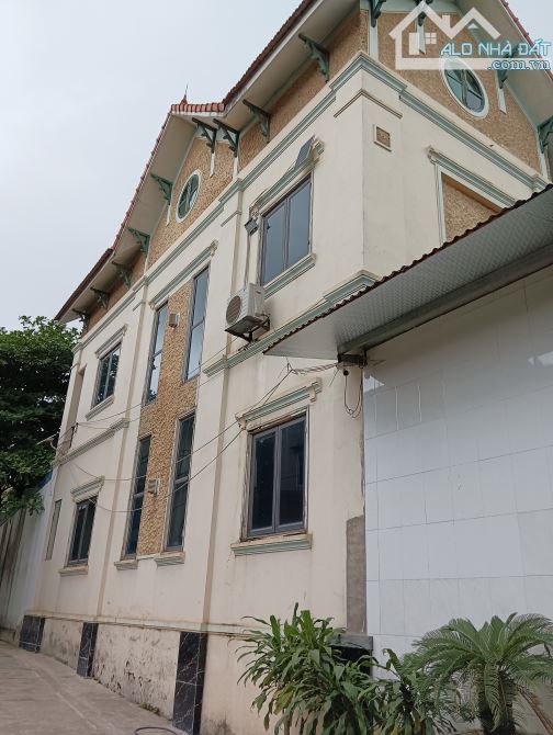 Bán-Nhà-Mặt Đường ql3(Phố Nỉ-Sóc Sơn )-Căn Góc -225M2-40T/M2