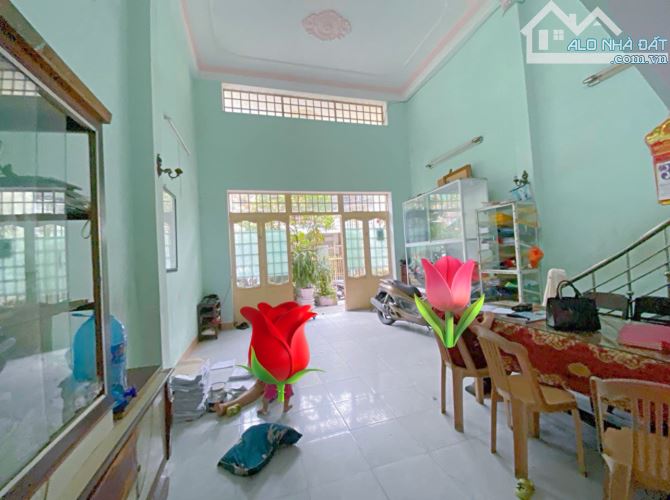 Bán nhà Hoàng Diệu,113m2, 5tỷ700tr,mua 1 được 2 căn nhà ngay trung tâm Hải Châu, Đà Nẵng