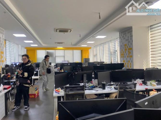 MẶT PHỐ HUỲNH THÚC KHÁNG, LÔ GÓC, VỈA HÈ KINH DOANH_DT 80M2, 5 TẦNG, MT  6M, 45TỶ