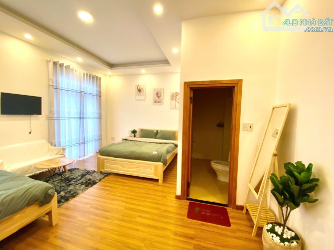 Nhà Phố giá cả hợp lý,  Hồ Xuân Hương, Chợ Đêm,  đường Thông Thiên Học, P.02, Đà Lạt .