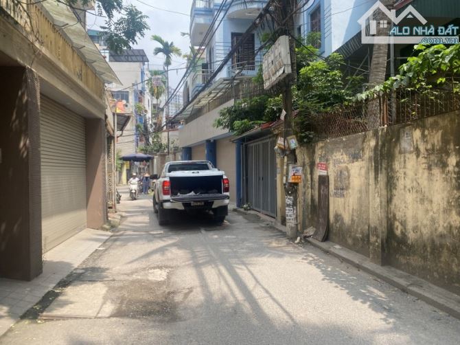 LẠC LONG QUÂN – Ô TÔ TRÁNH – 116 M2 ĐẤT – MẶT TIỀN 8.4 M – GIÁ 30.5 TỶ.
