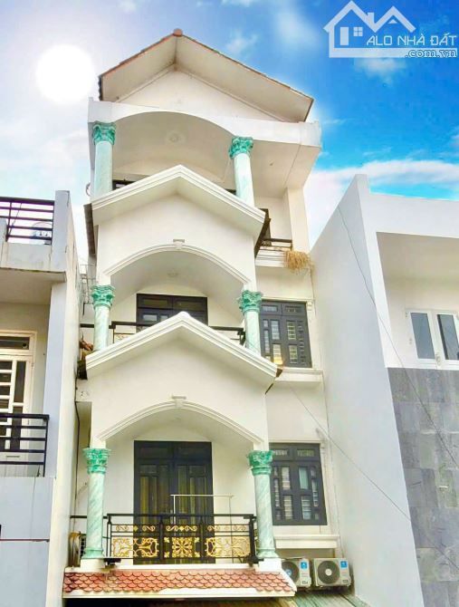 Chỉ 12.5 Tỷ TL - CHDV 13 Phòng Doanh thu 55tr/tháng, DT 111m2, Đường xe hơi thông
