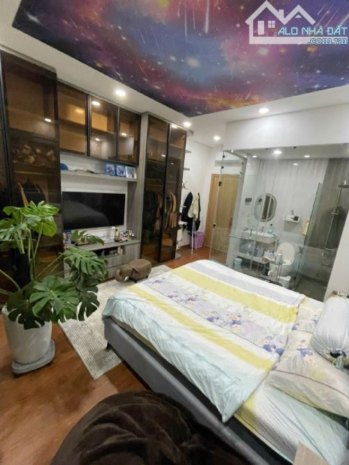 Bán nhà chính chủ Quận 4, Tôn Thất Thuyết, HXH, không QH, 4 tầng, 140m2, ngang 4.5m, hơn 7