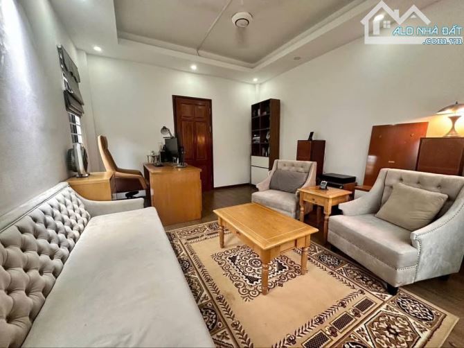 SIÊU PHẨM PHÂN LÔ VĂN QUÁN chỉ 12.8 tỷ vỉa hè nhà 5 tầng ở sướng hoặc kinh doanh văn phòng