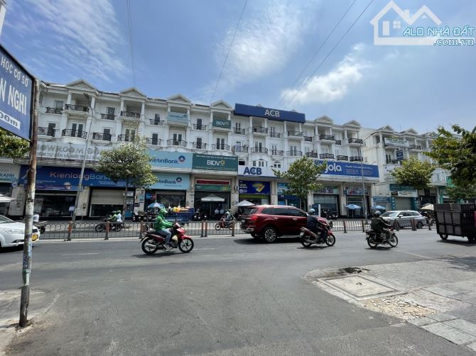 Hàng HOT dt cực đẹp 8x18m ngay ngã 4 Phan V Trị- Nguyễn Thái Sơn P5. cách mặt tiền 20m.