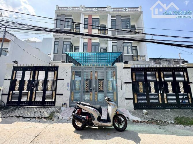 Chỉ 2,55 tỷ sở hữu nhà 1T2L cách Nguyễn Văn Lung 50m, SHR thổ cư, đường ô tô (P. Hóa An)