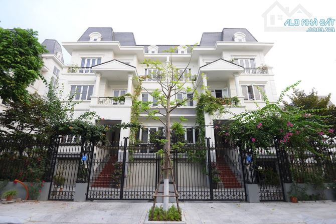 Bán Liền Kề Biệt thự Đan Phượng – Ngay Ngã Tư – Gần Trường Học, Công Viên