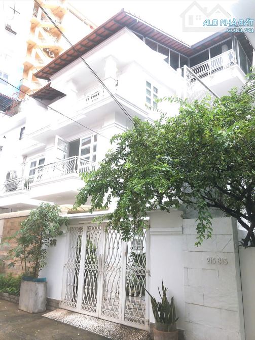 Biệt thự khu nội bộ Nguyễn Thành Ý 180m2, 13x15m, 3 tầng, 58 tỷ