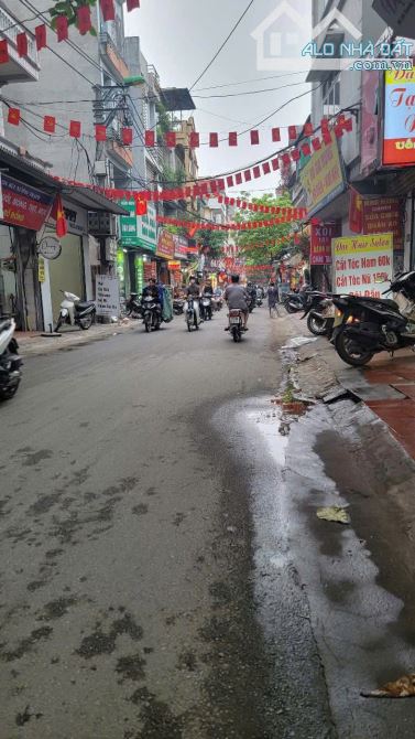 Bán gấp nhà cấp 4 Văn Quán Hà Đông ngõ nông, ô tô lùi cửa DT 43m2 x MT 4.3
