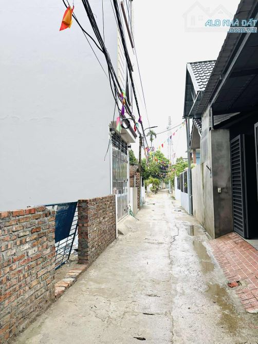 BÁN MẢNH ĐẤT 50M , MT 5.4M Ô TÔ CHẠY VÒNG QUANH- HÀNG XÓM VIN CỔ LOA - 120TR/1M